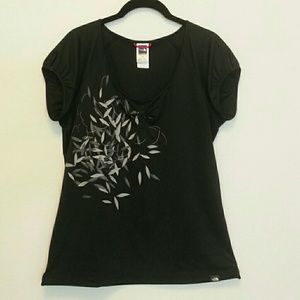 The North Face Leaves VaporWick Keyhole Sleeve L